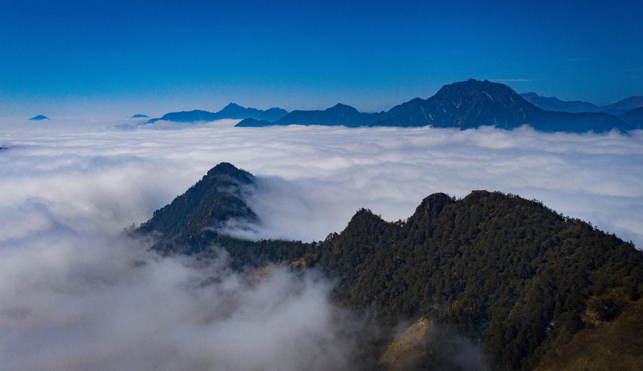 15.李晋南（13608096558）-云雾、自然风光、风景-西岭雪山.jpg