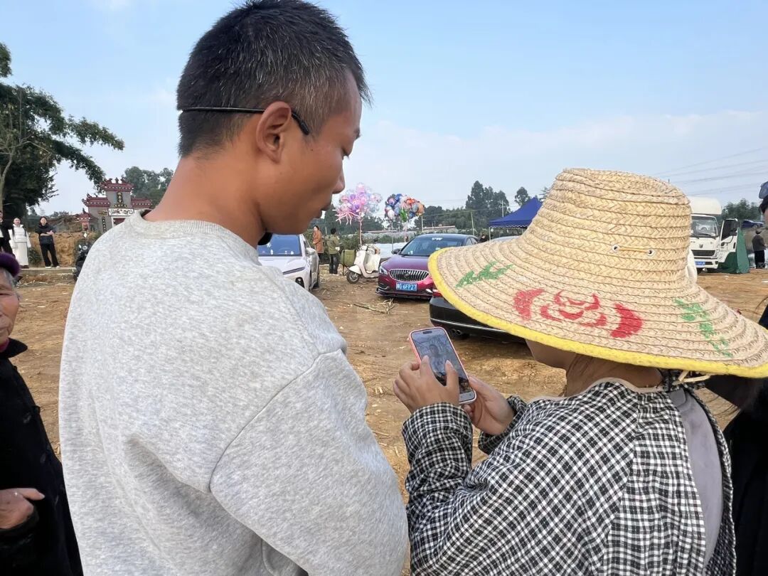 主要我的格局打得太大了!眉山“甘蔗哥”回应10万人“偷甘蔗”→插图8 主要我的格局打得太大了!眉山“甘蔗哥”回应10万人“偷甘蔗”→插图8