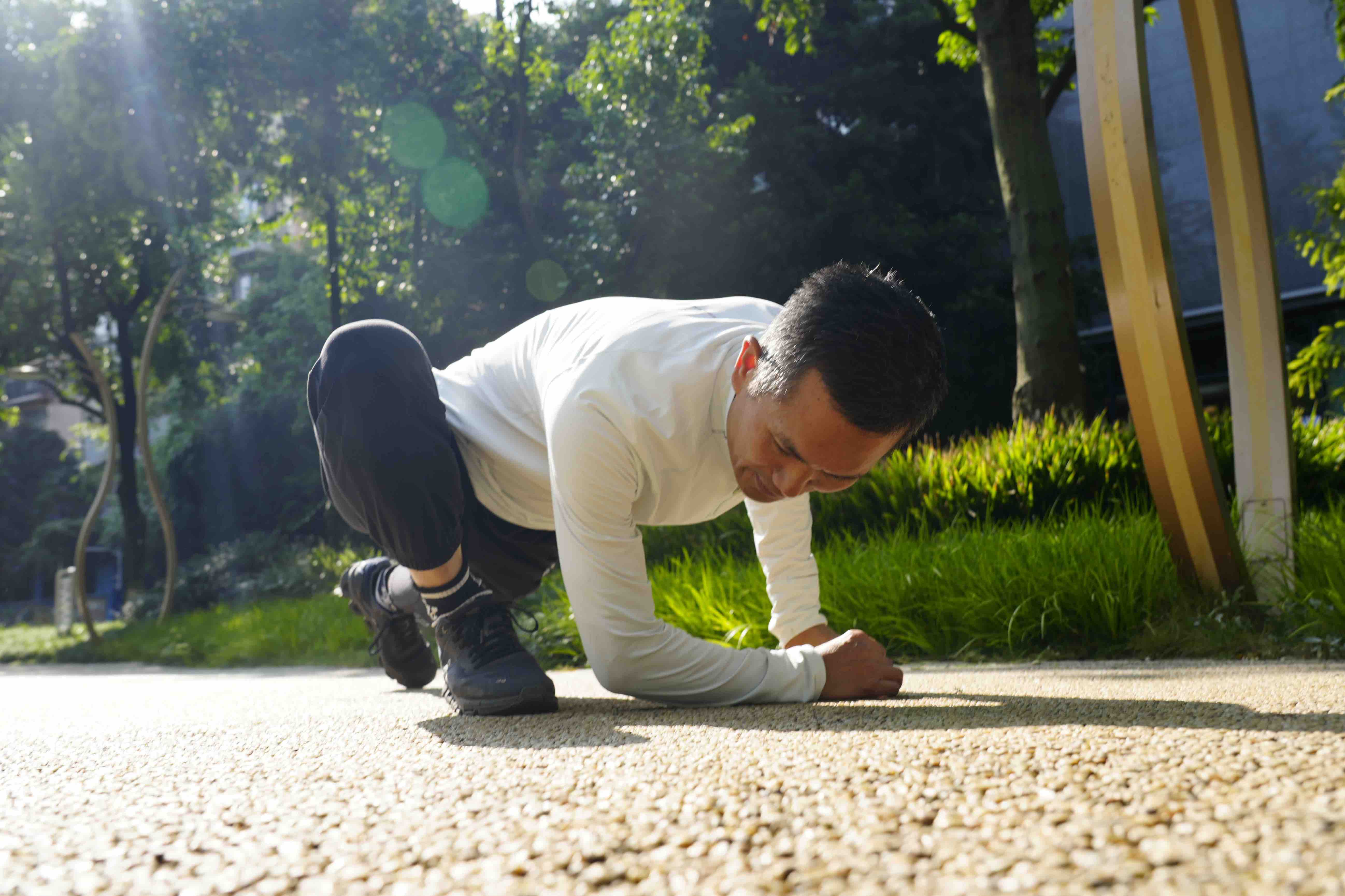 “微光棒球队”球员余海东:失明不失速,他的赛道是山河插图1 “微光棒球队”球员余海东:失明不失速,他的赛道是山河插图1